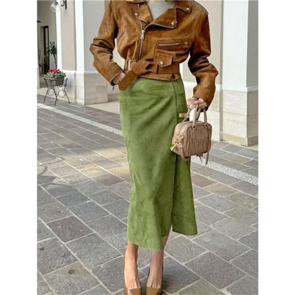 Solid Color Midi Skirt - Picture 2 of 6